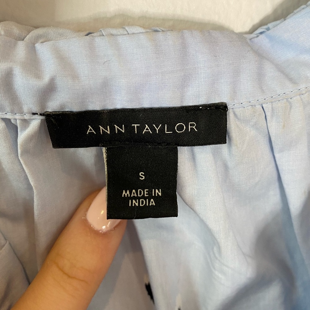 Ann Taylor sleeveless floral print blouse - Picture 3 of 3